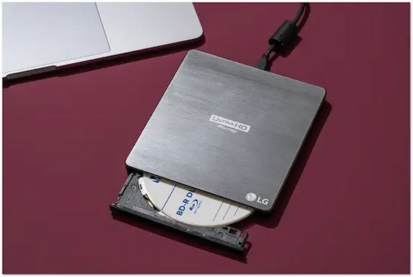 Insert Blu ray in Drive